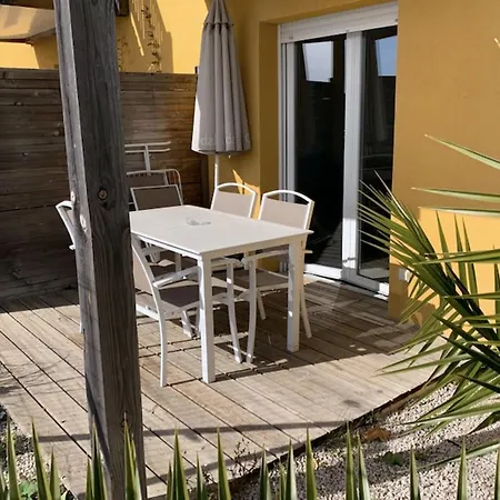 펜션 With Garden Terrace View And Pool 아그